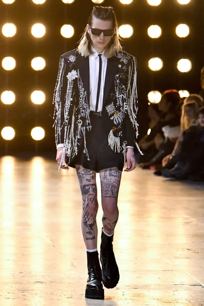 Look 1